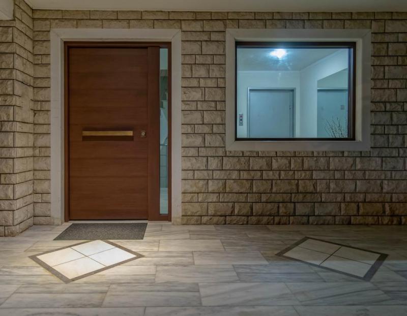 Portes d'entr&eacute;e &agrave; Saint-Martin-sur-le-Pr&eacute; : allier isolation et design